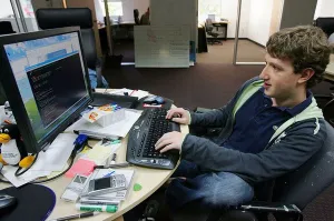 Mark Zuckerberg coding on a Windows Machine in the early days of Facebook