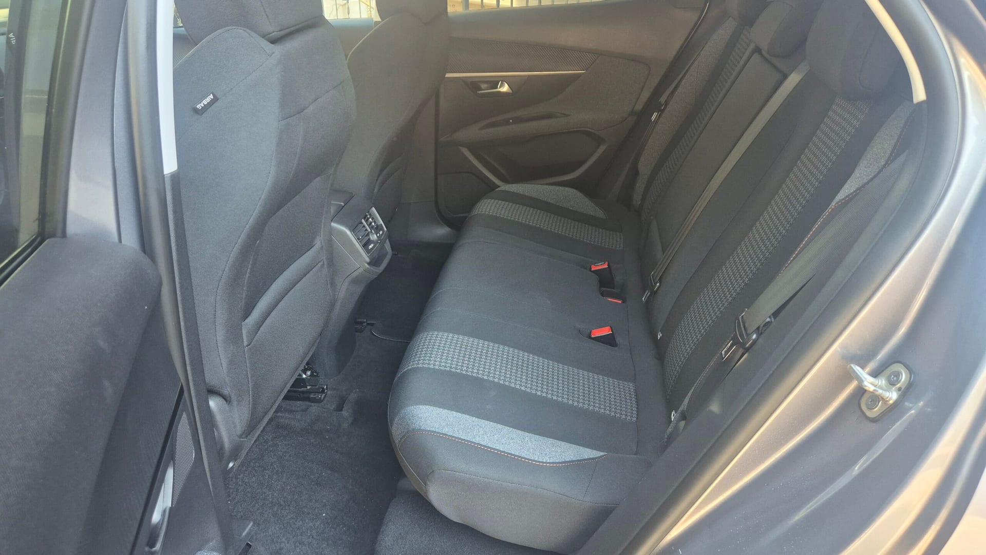 Peugeot 3008 Blue Hdi 120cv S&S Active — foto 11 di 19