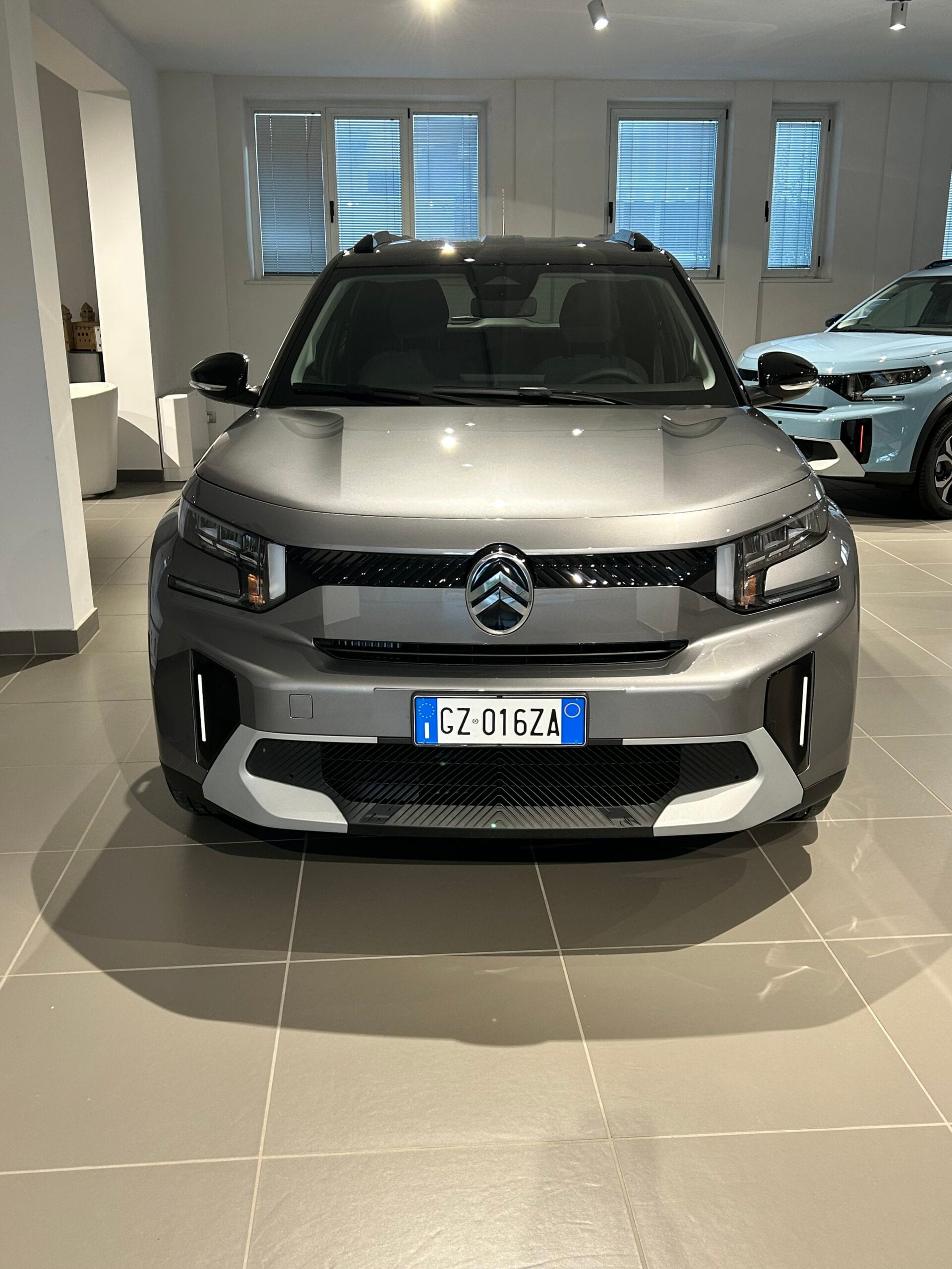 Nuova Citroën C3 Aircross Plus Hybrid 145cv Automatico — foto in concessionaria