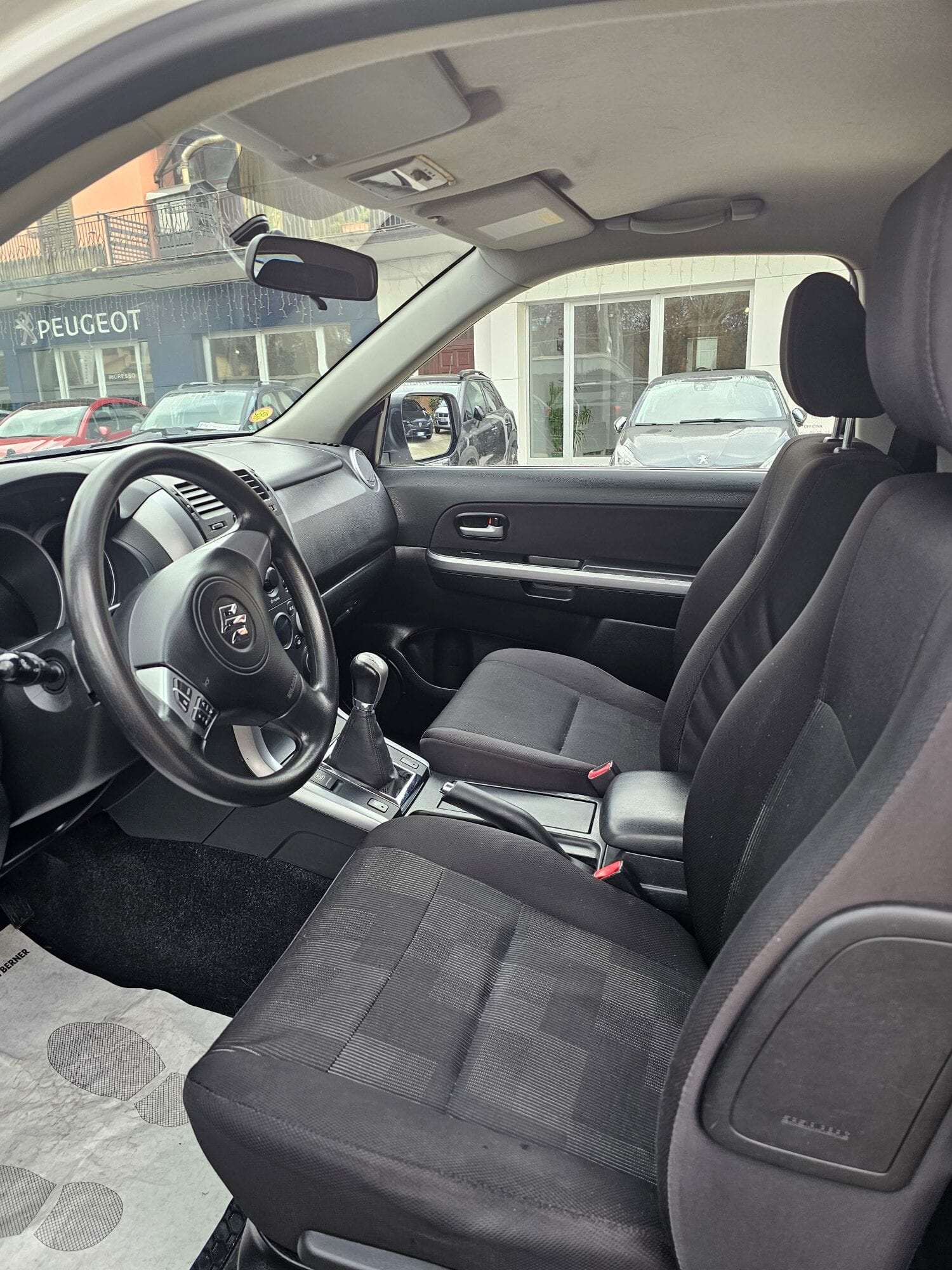 Suzuki Grand Vitara — foto 7 di 8