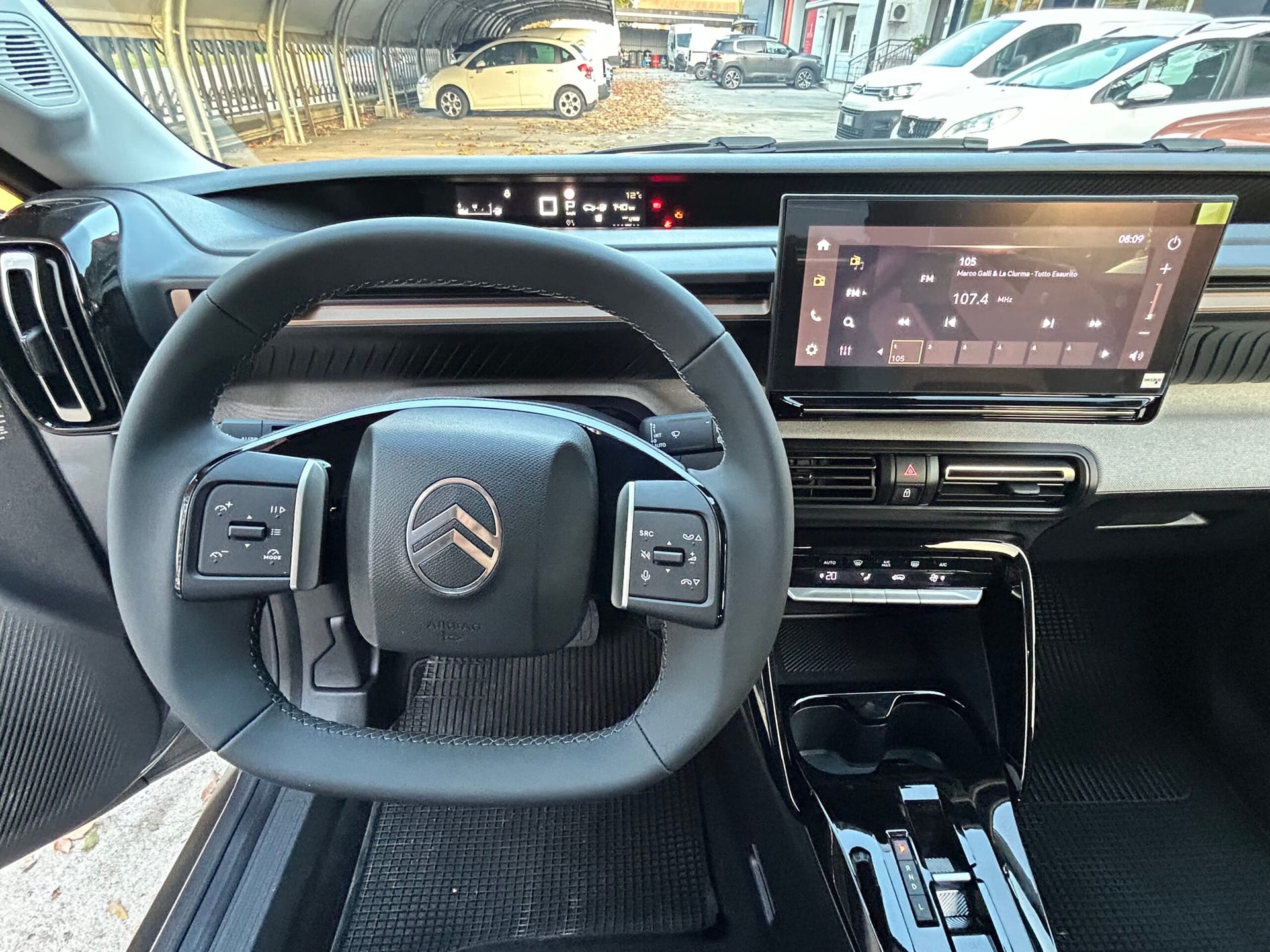Nuova Citroën C3 Aircross Plus Hybrid 145cv Automatico — foto 12 di 14