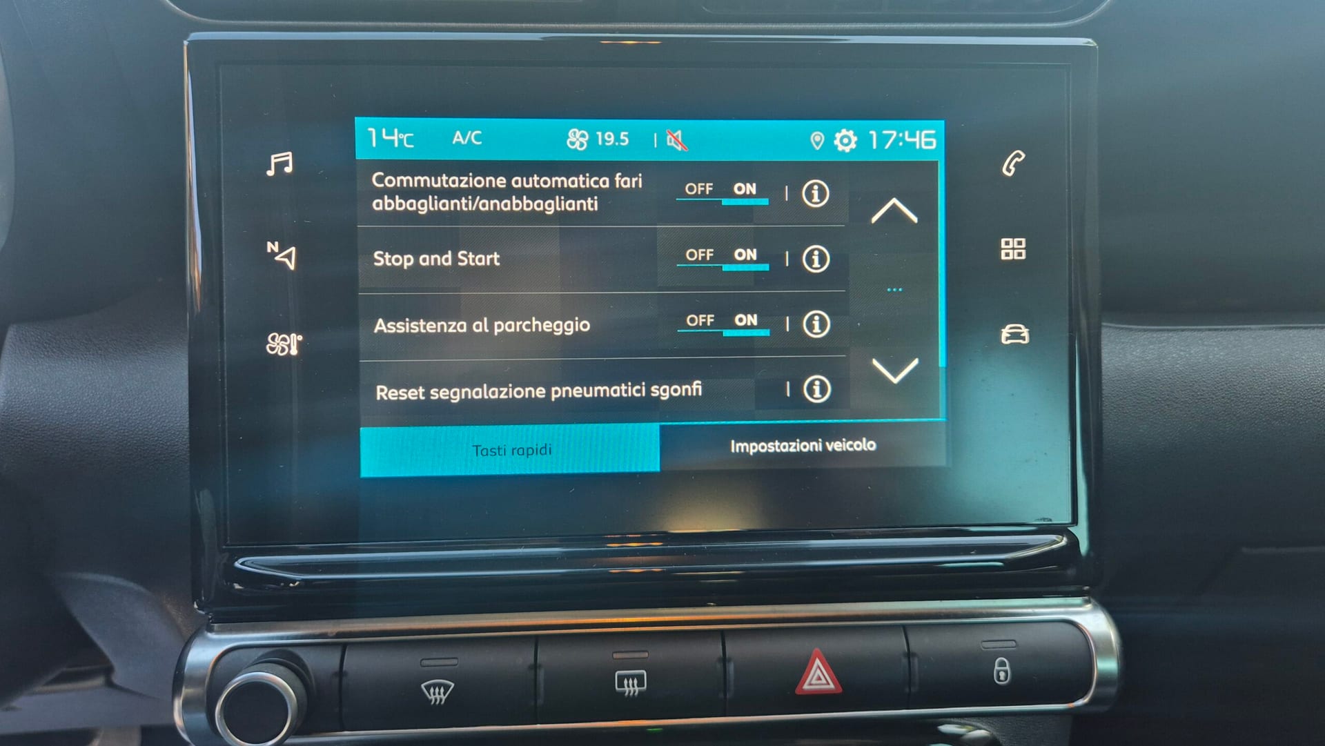 Citroën C3 Aircross BlueHdi 110 S&S Shine — foto 22 di 22