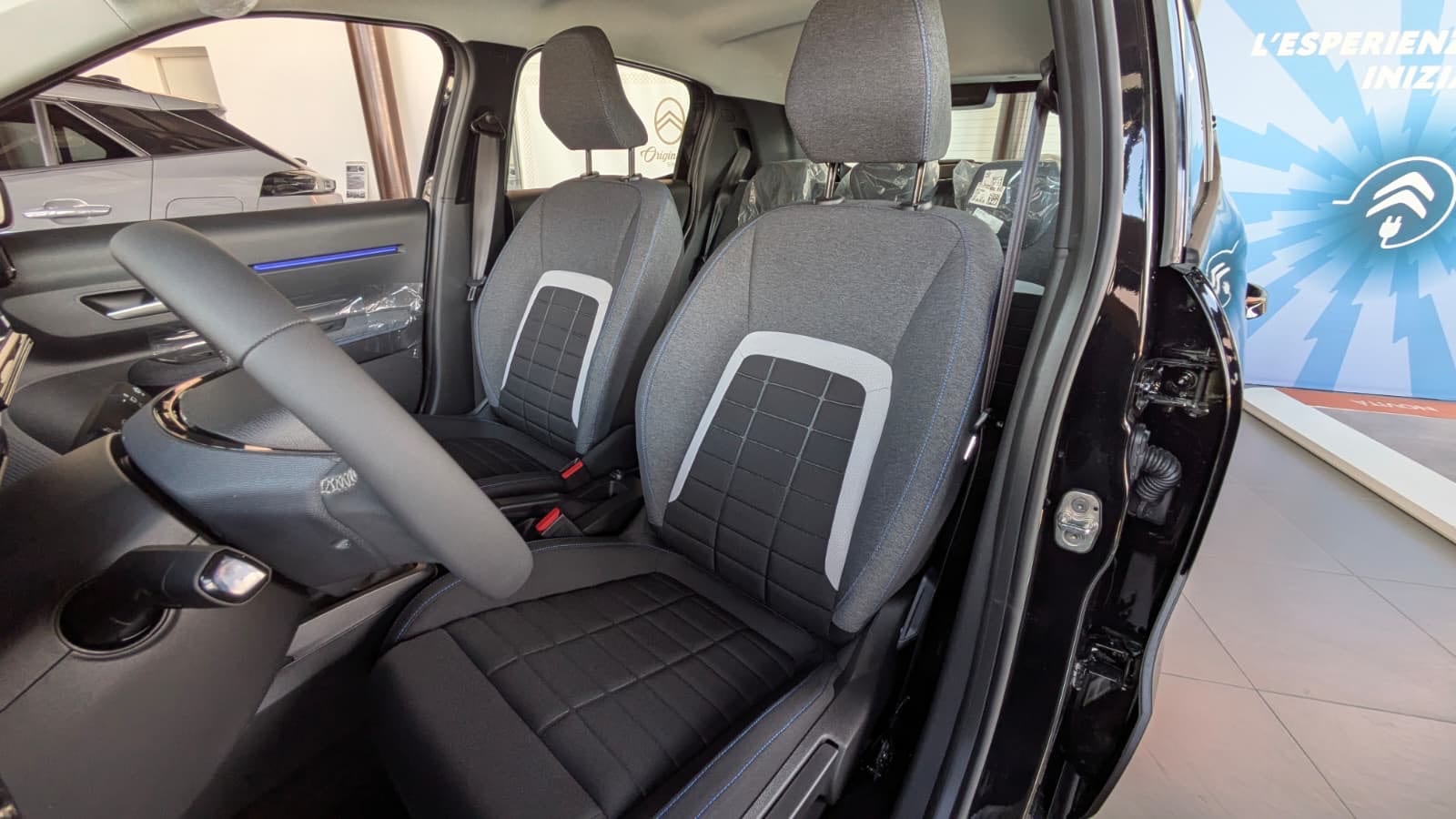 Nuova Citroën C3 Aircross Plus Hybrid 145cv Automatico — foto 8 di 14