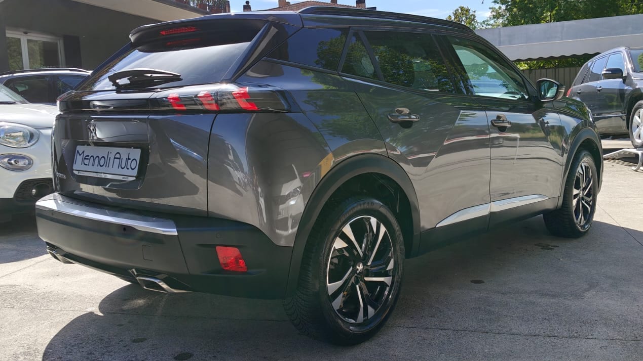Peugeot 2008 Pure Tech 130 S&S Allure — foto 3 di 19
