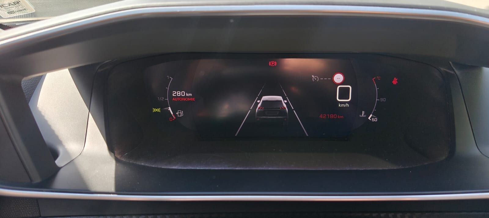 Peugeot 2008 Pure Tech 130 S&S Allure — foto 9 di 19