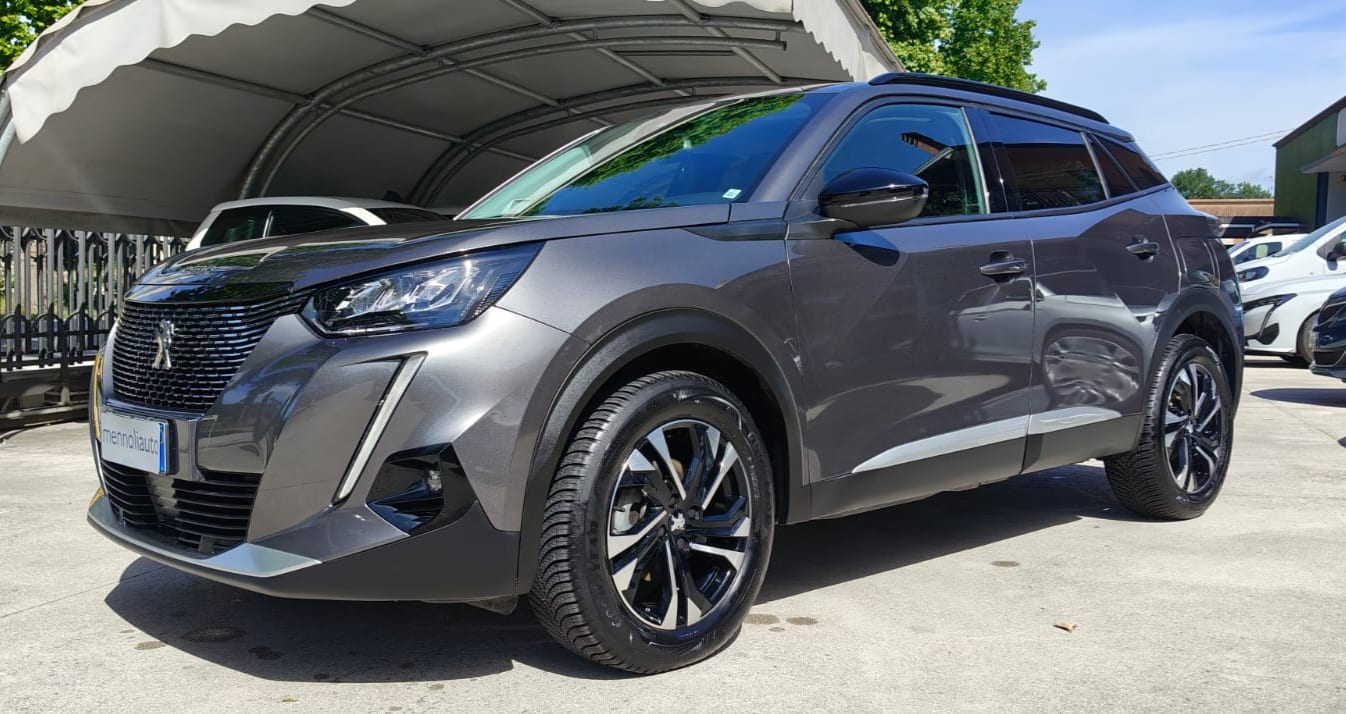 Peugeot 2008 Pure Tech 130 S&S Allure — foto 19 di 19