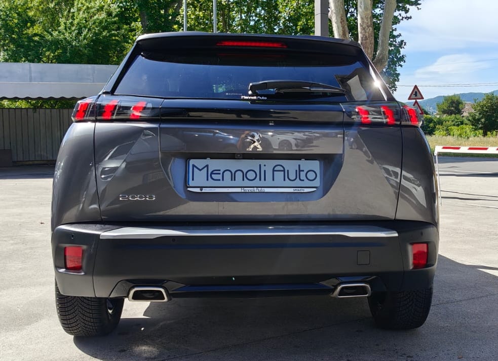 Peugeot 2008 Pure Tech 130 S&S Allure — foto 18 di 19