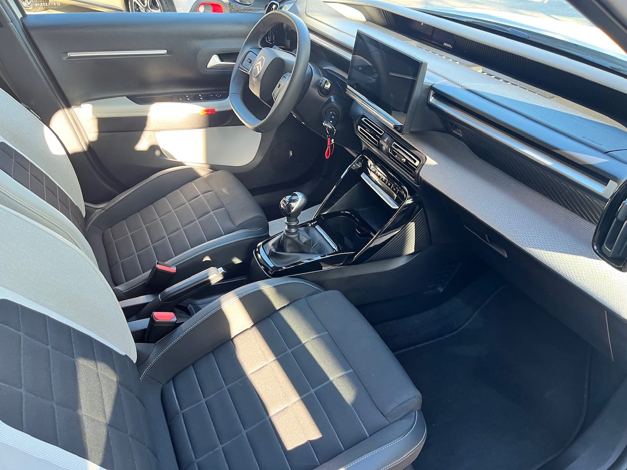 Citroën C3 Puretech 100 MAX — foto 22 di 25