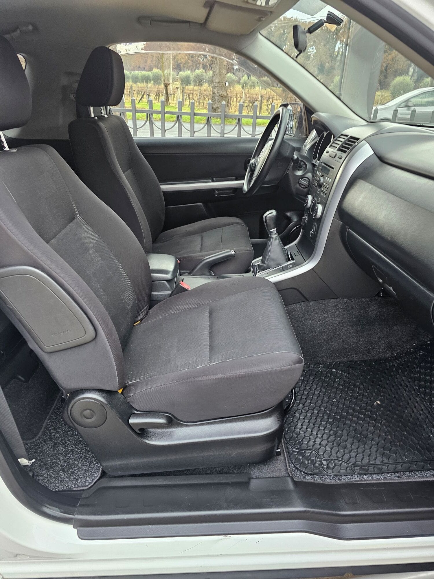Suzuki Grand Vitara — foto 5 di 8