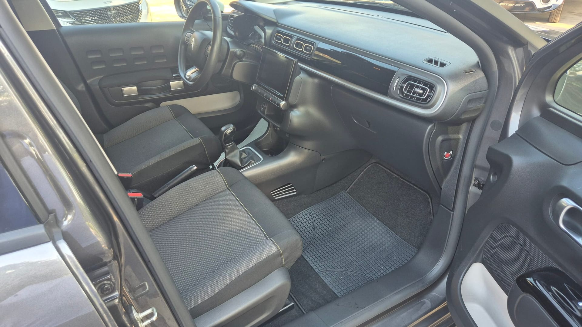 Citroën C3 Pure Tech 83cv S&S Shine — foto 13 di 20