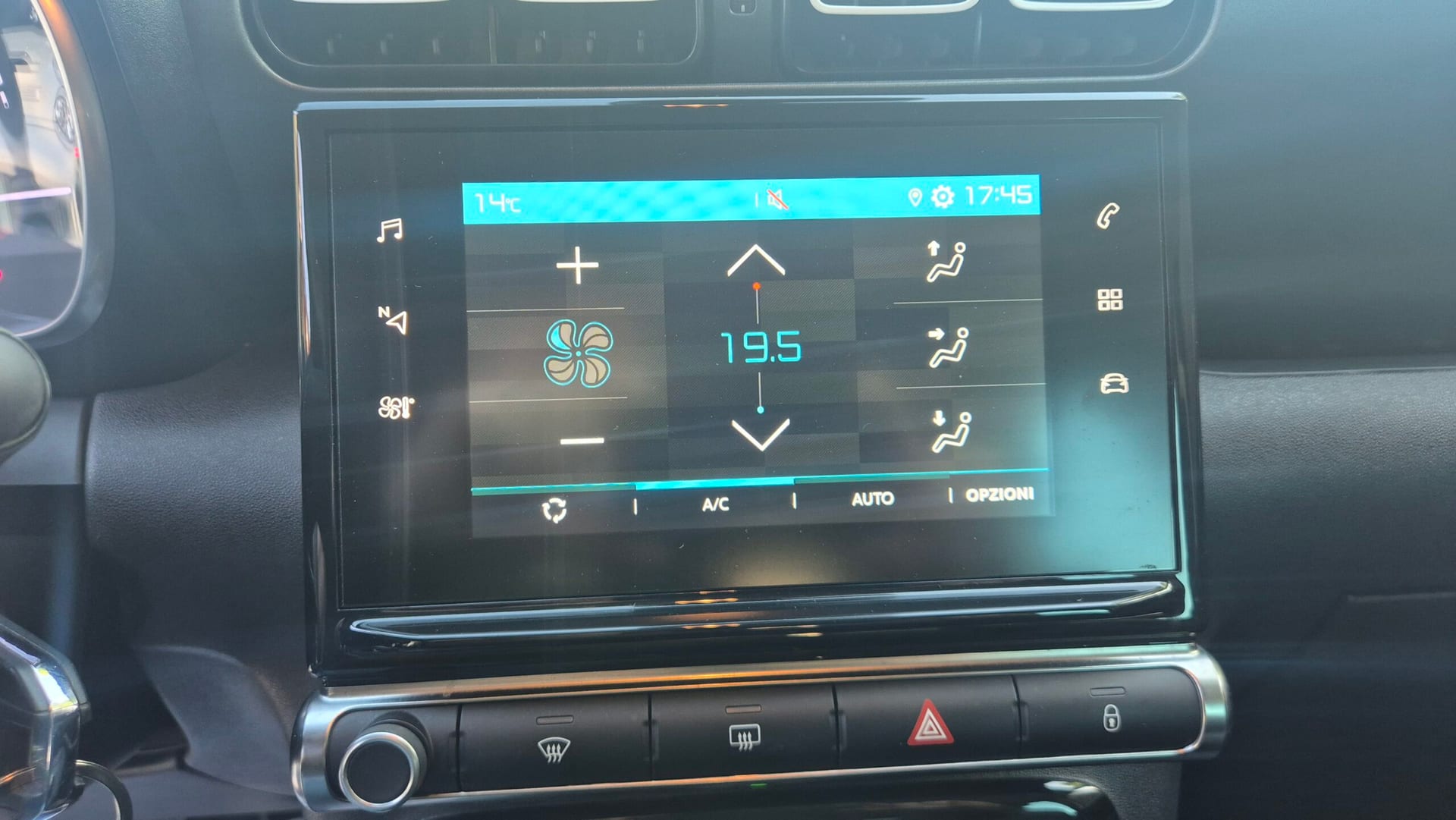 Citroën C3 Aircross BlueHdi 110 S&S Shine — foto 19 di 22
