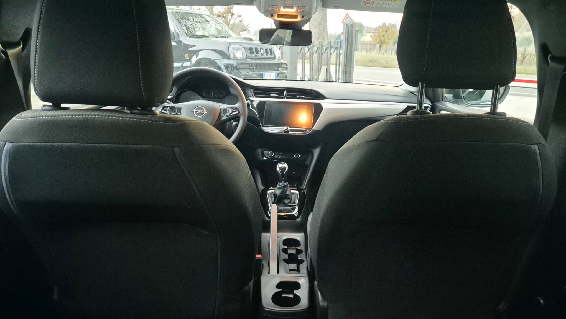 Opel Corsa 1.2 Edition — foto 16 di 22