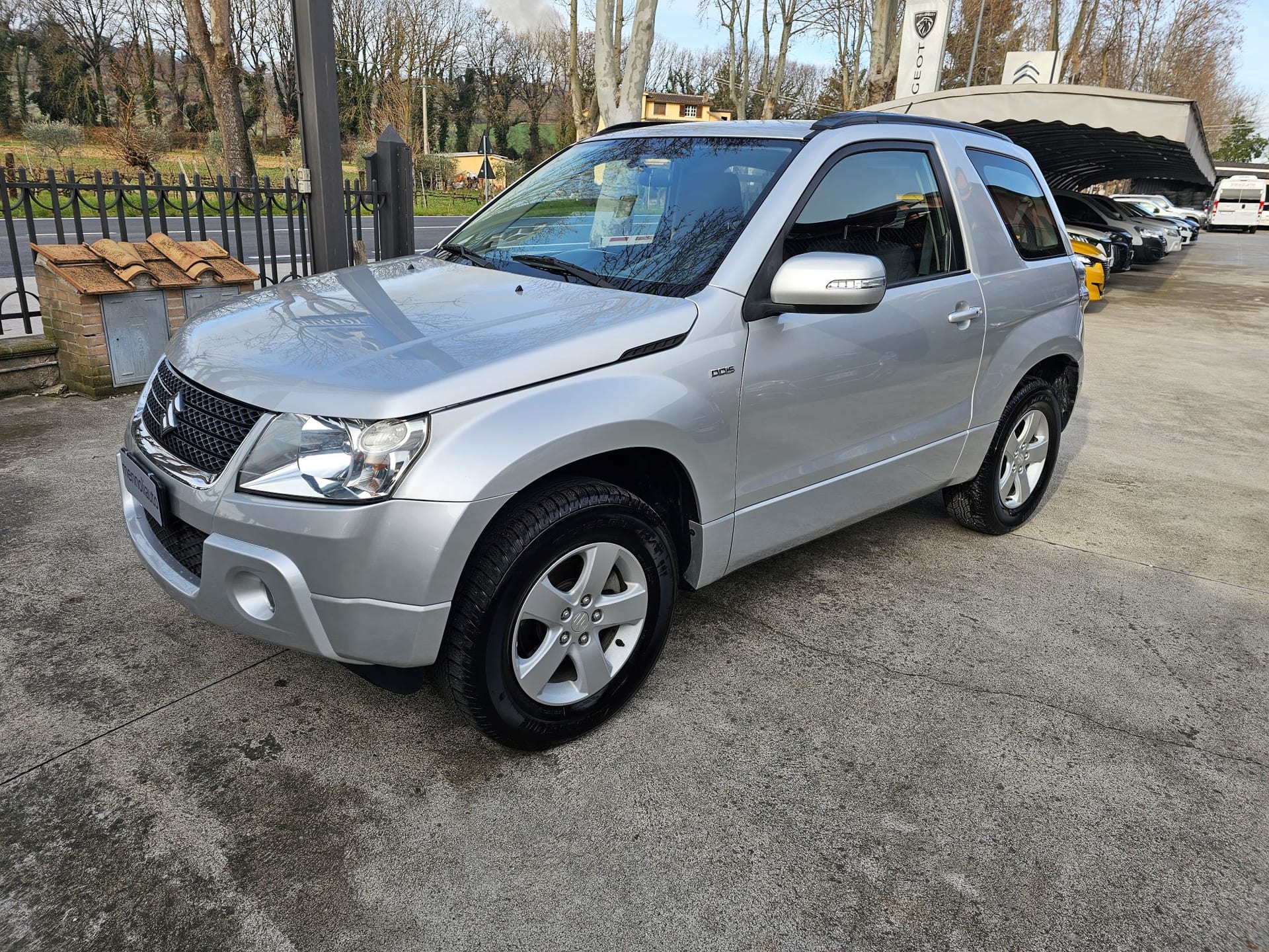 Suzuki Grand Vitara — foto in concessionaria
