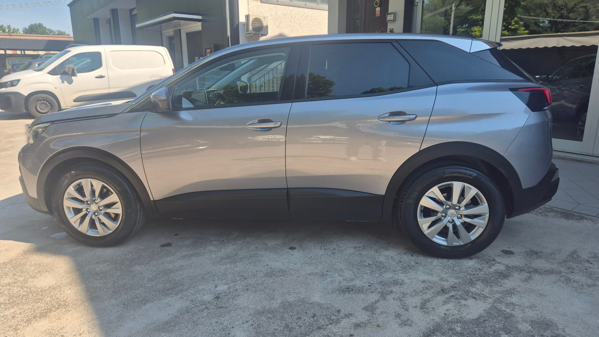 Peugeot 3008 Blue Hdi 120cv S&S Active — foto 9 di 19
