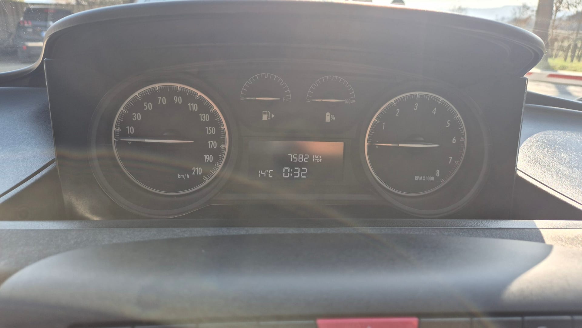 Lancia Ypsilon 1.0 FireFly 5p Hibrid Silver — foto 17 di 19