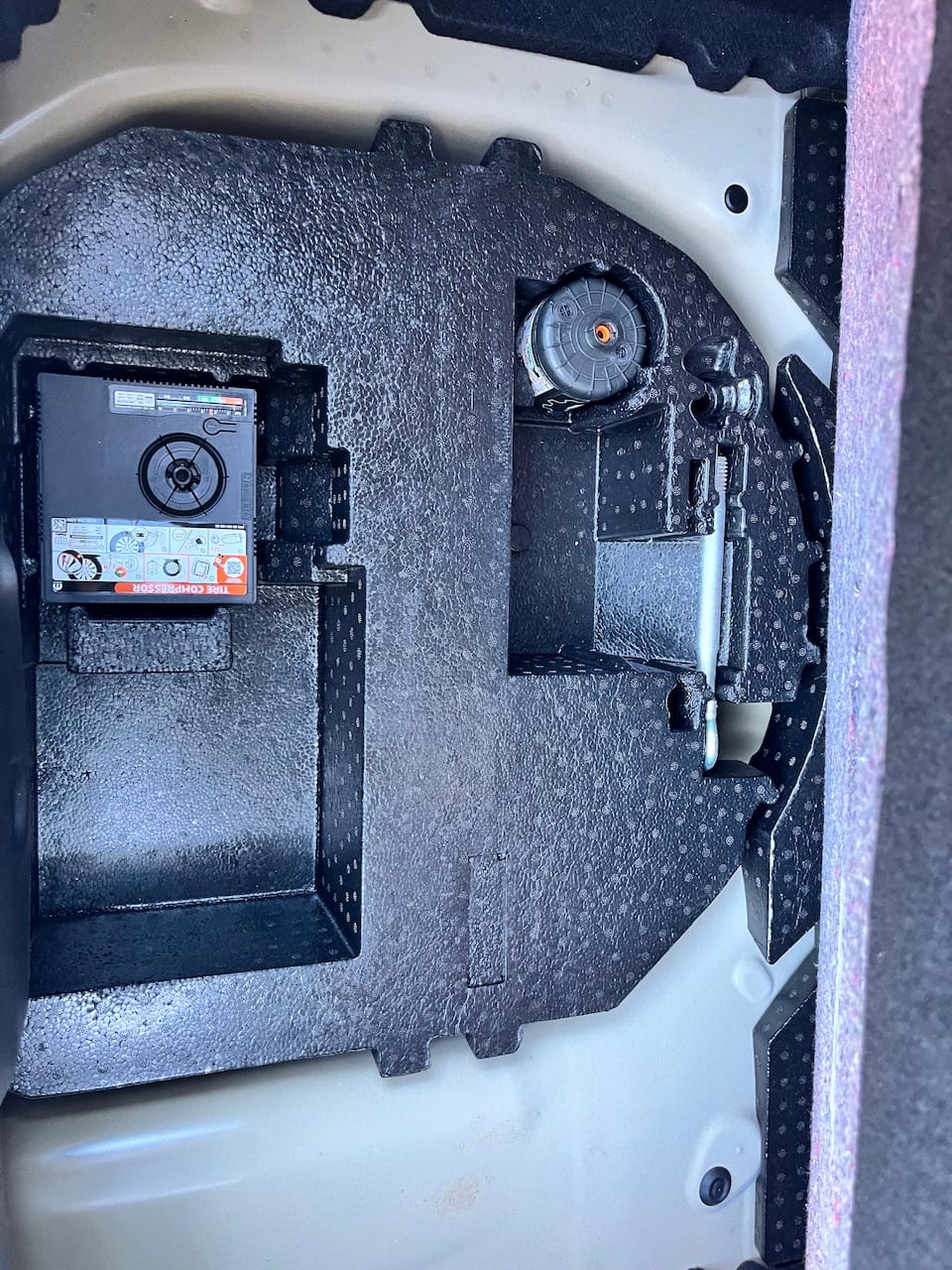 Citroën C3 Puretech 100 MAX — foto 15 di 25