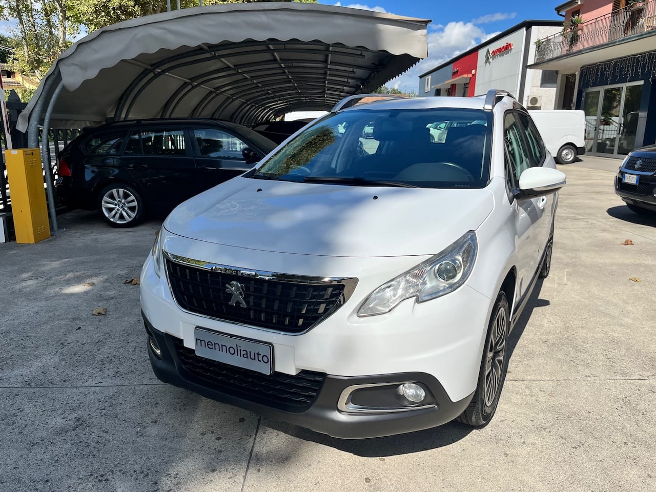 Peugeot 2008 Active 75 BlueHDi — foto in concessionaria