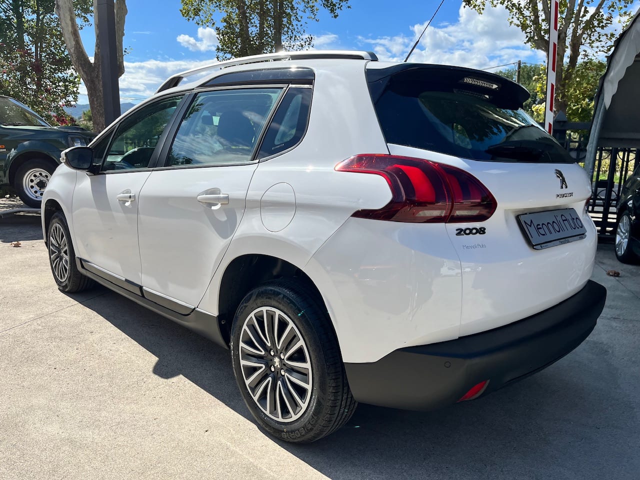 Peugeot 2008 Active 75 BlueHDi — foto 9 di 21