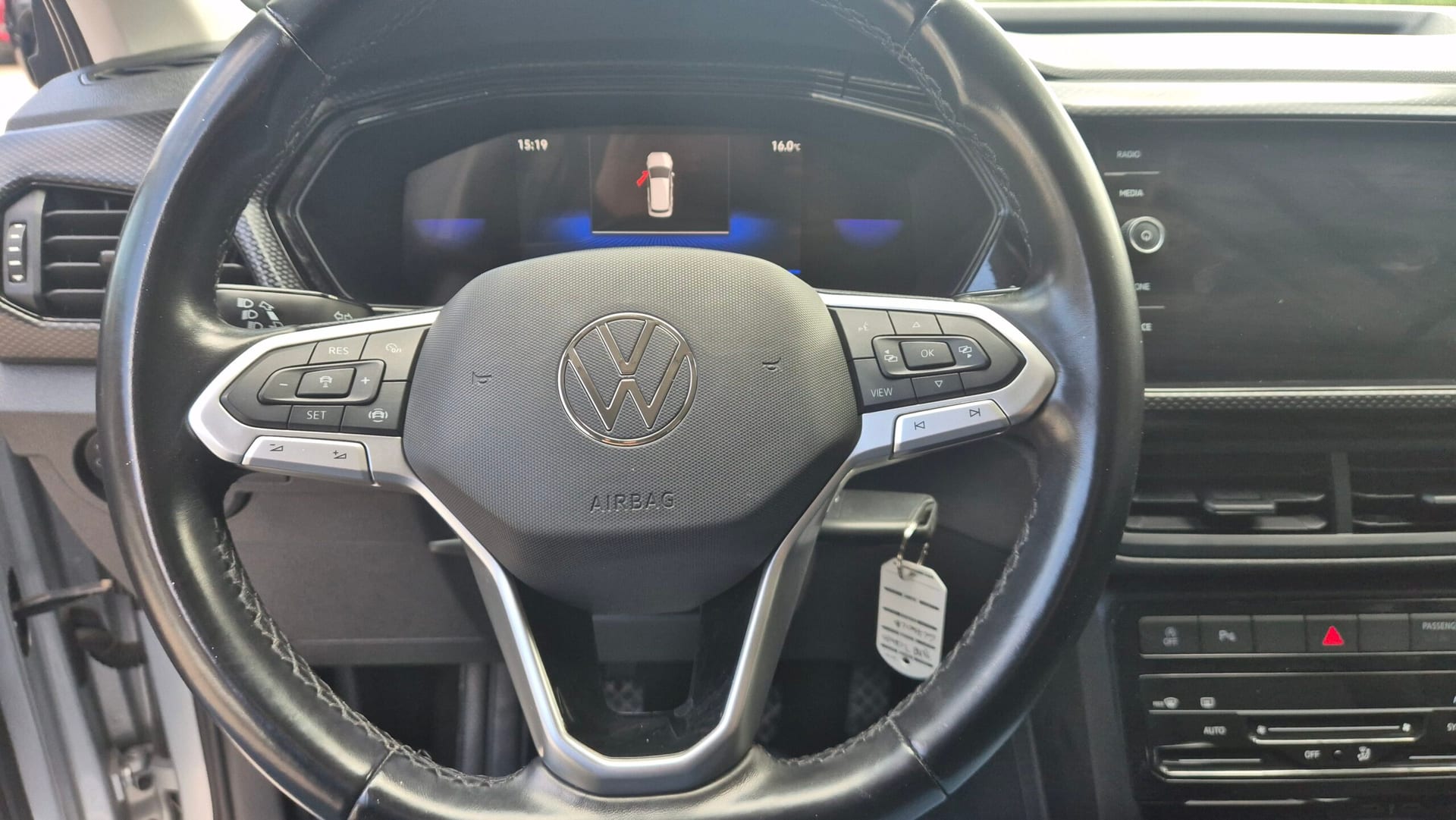 Volkswagen T-Cross 1.0 TSI Style — foto 19 di 22