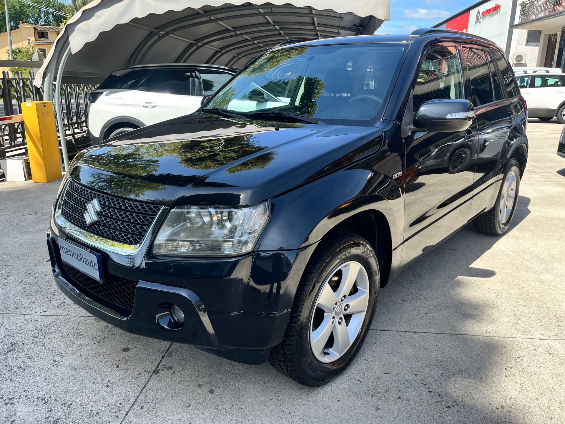 Suzuki Grand Vitara 1.9 DdiS 5p — foto in concessionaria