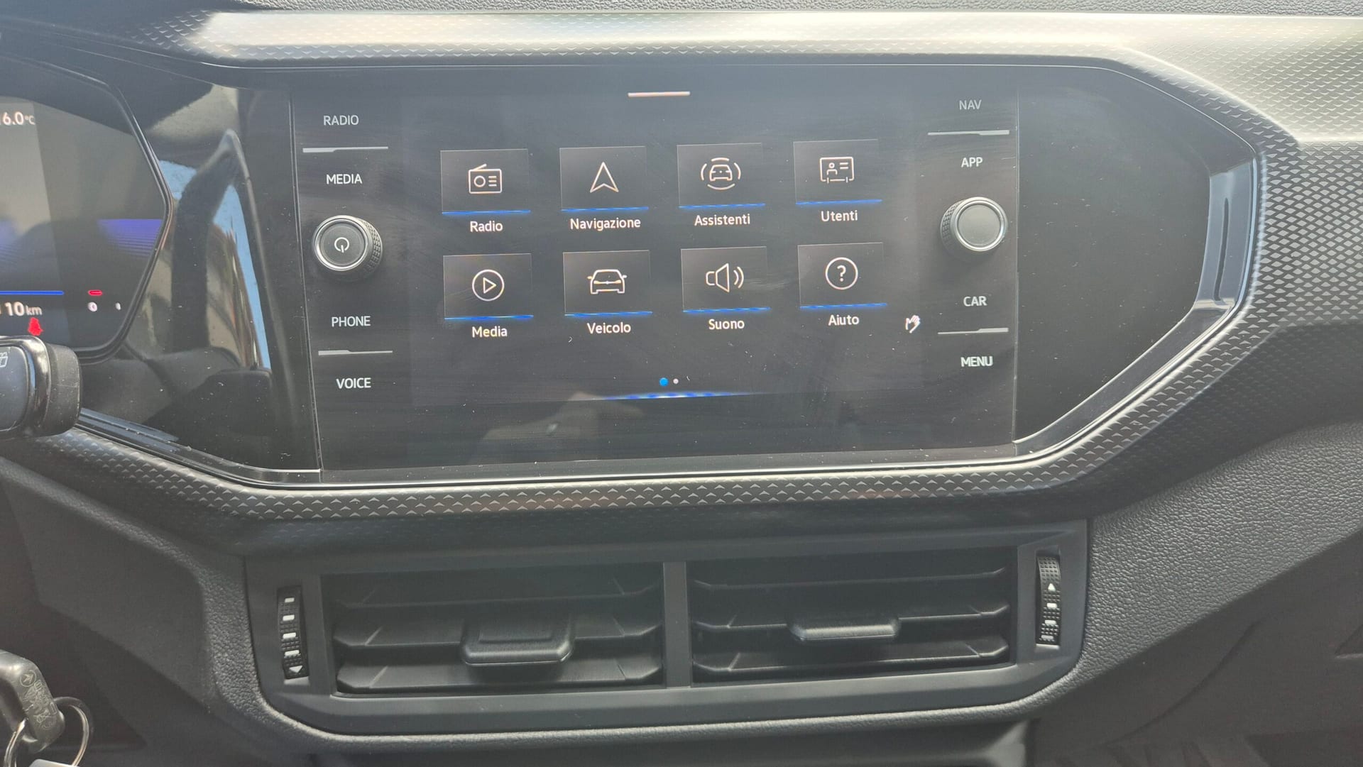Volkswagen T-Cross 1.0 TSI Style — foto 22 di 22