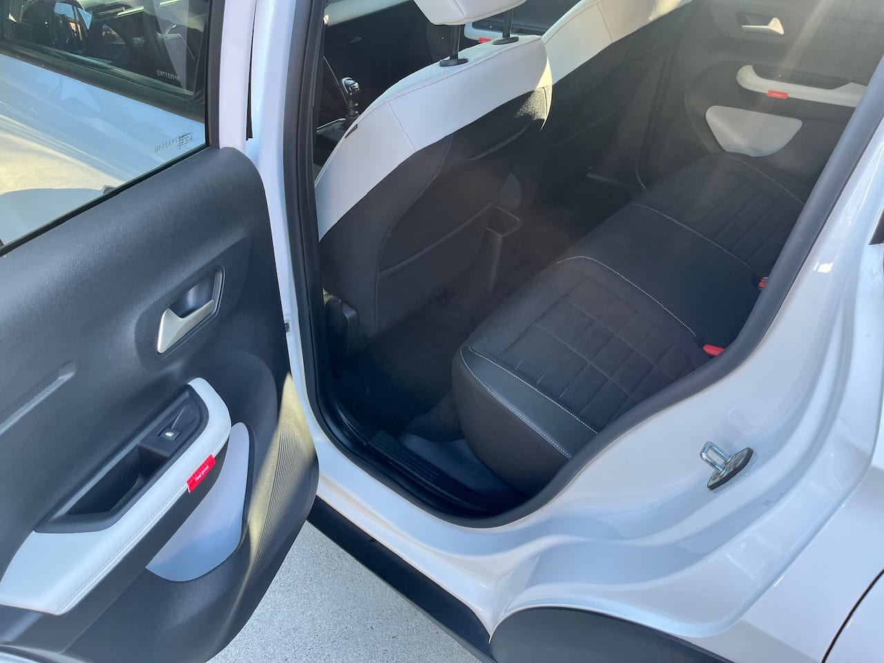 Citroën C3 Puretech 100 MAX — foto 16 di 25