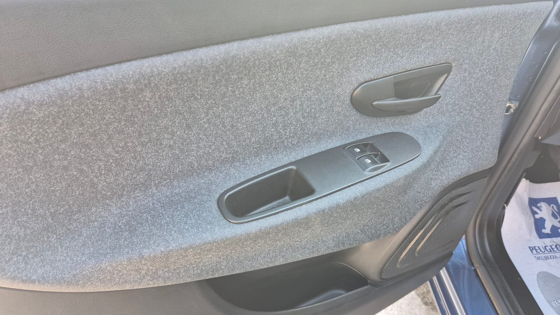 Lancia Ypsilon 1.0 FireFly 5p Hibrid Silver — foto 10 di 19