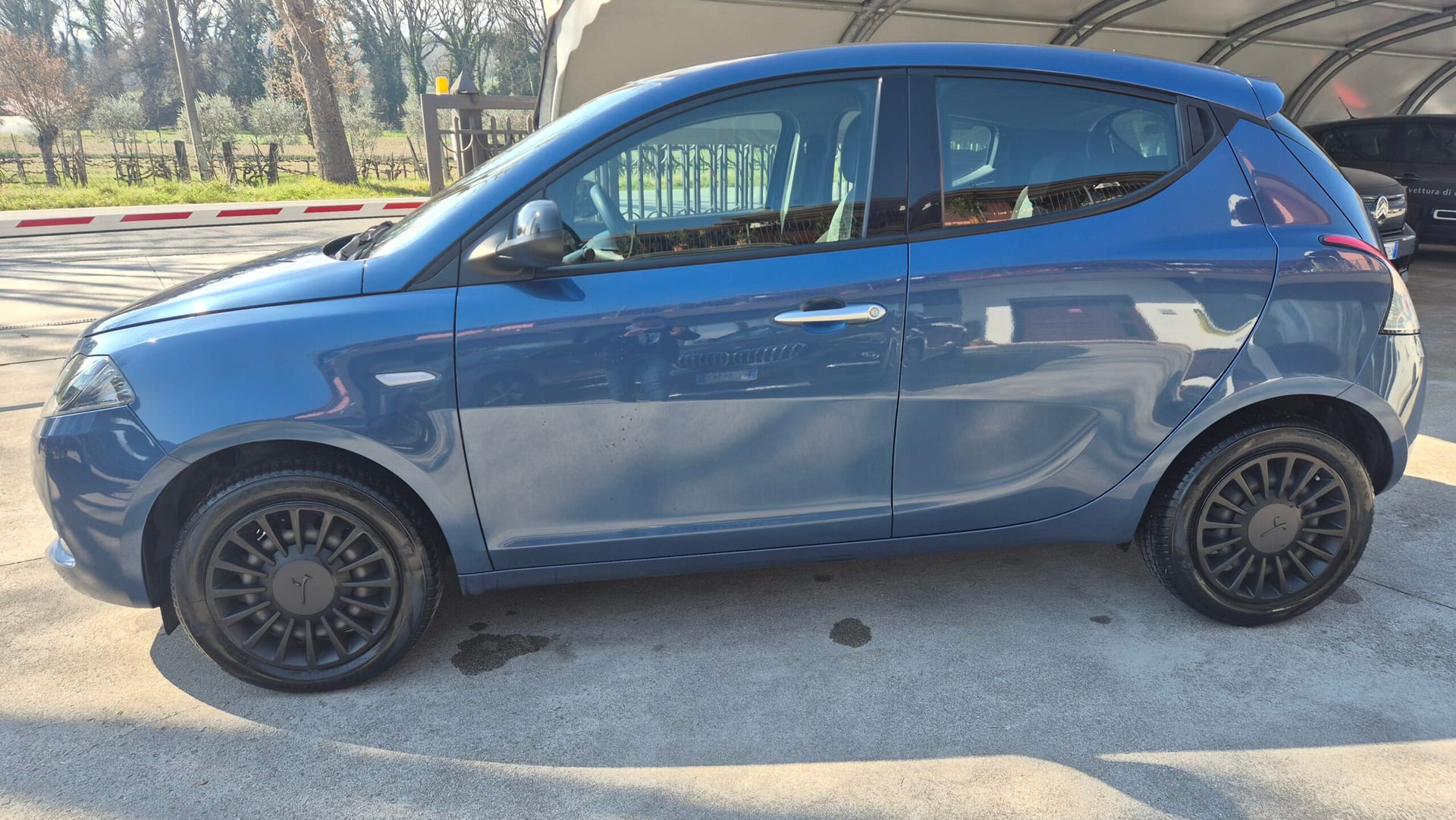 Lancia Ypsilon 1.0 FireFly 5p Hibrid Silver — foto 7 di 19