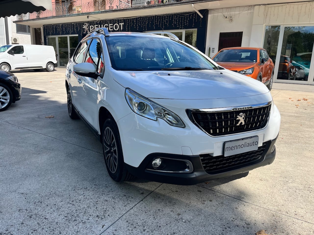 Peugeot 2008 Active 75 BlueHDi — foto 4 di 21