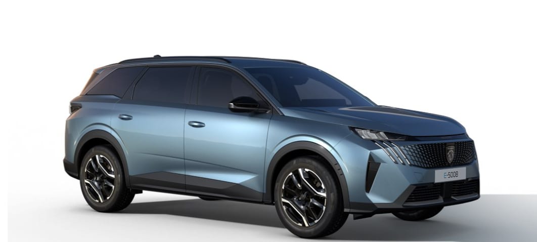 NUOVA Peugeot 5008 — foto in concessionaria