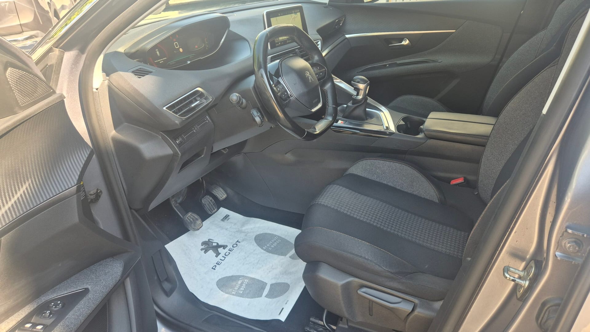 Peugeot 3008 Blue Hdi 120cv S&S Active — foto 10 di 19