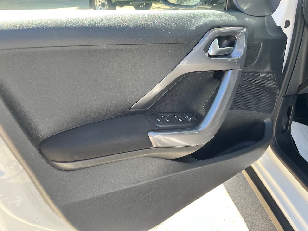 Peugeot 2008 Active 75 BlueHDi — foto 19 di 21