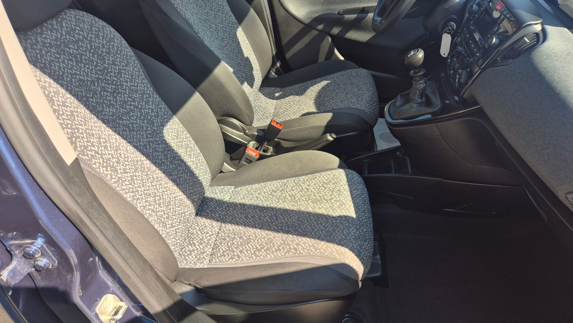 Lancia Ypsilon 1.0 FireFly 5p Hibrid Silver — foto 13 di 19
