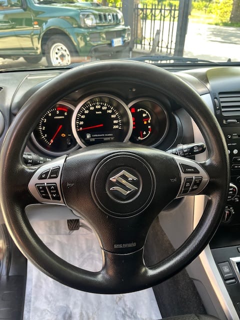 Suzuki Grand Vitara 1.9 DdiS 5p — foto 17 di 18