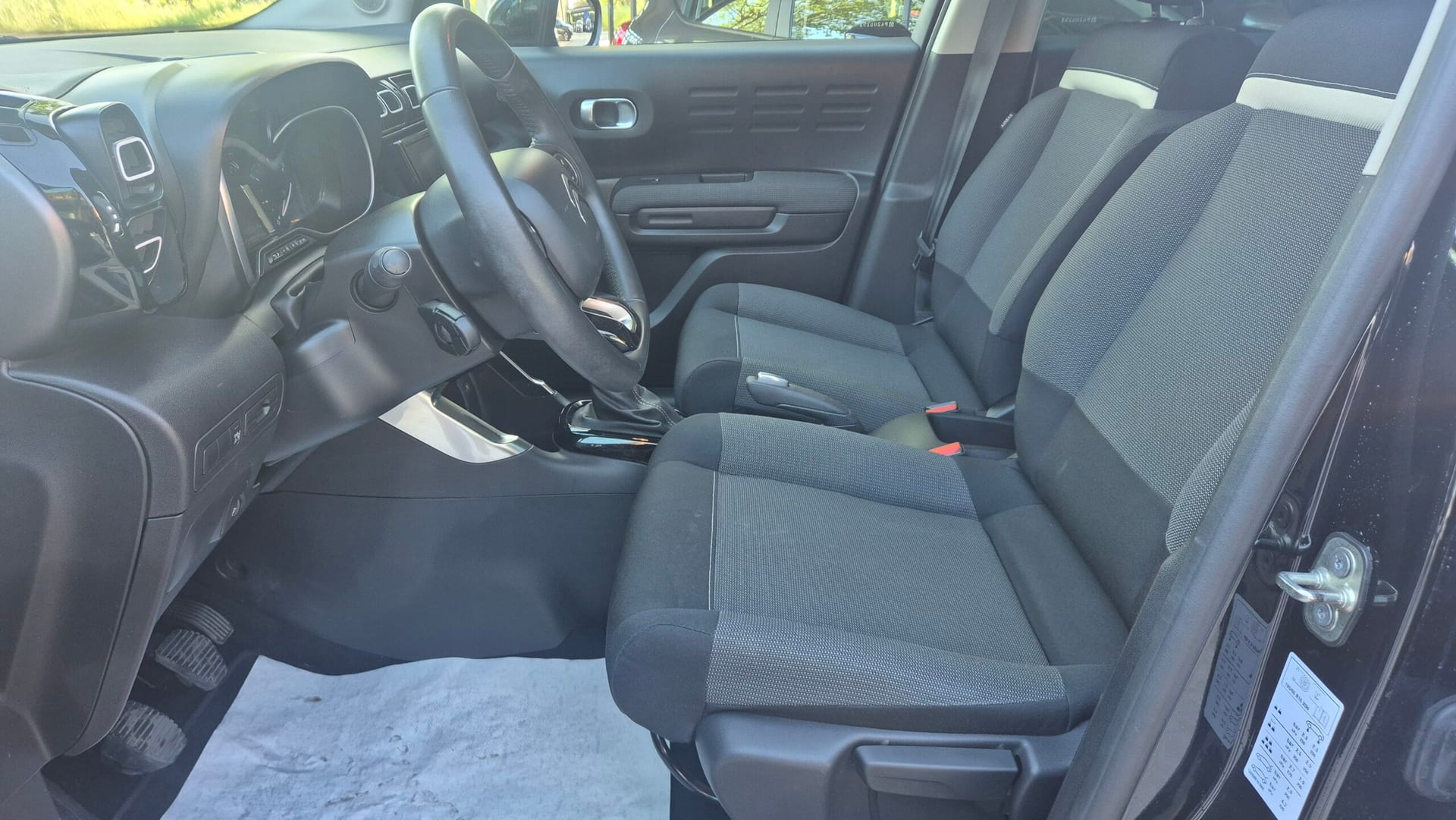 Citroën C3 Aircross BlueHdi 110 S&S Shine — foto 10 di 22