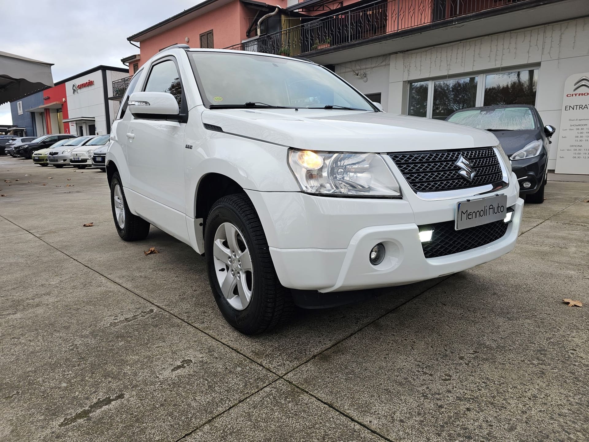 Suzuki Grand Vitara — foto 2 di 8