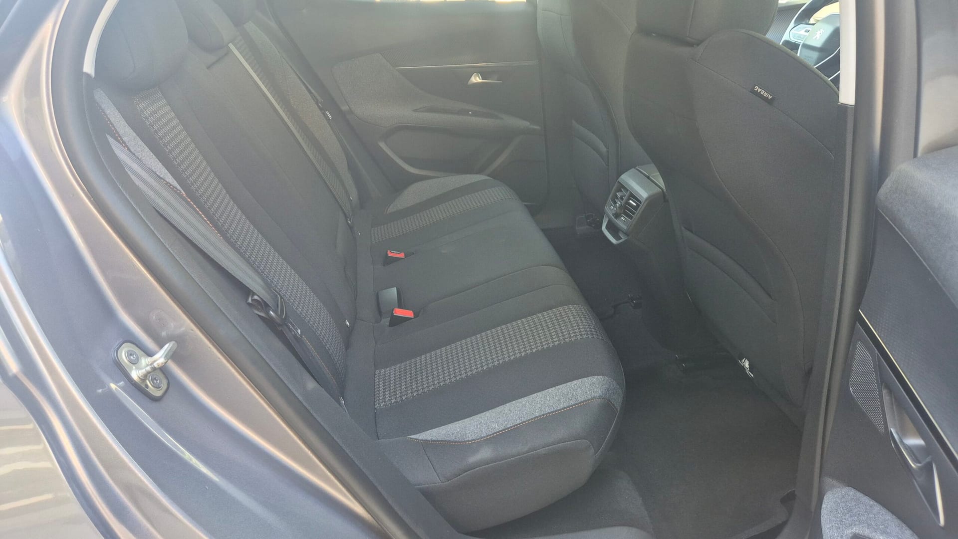 Peugeot 3008 Blue Hdi 120cv S&S Active — foto 17 di 19