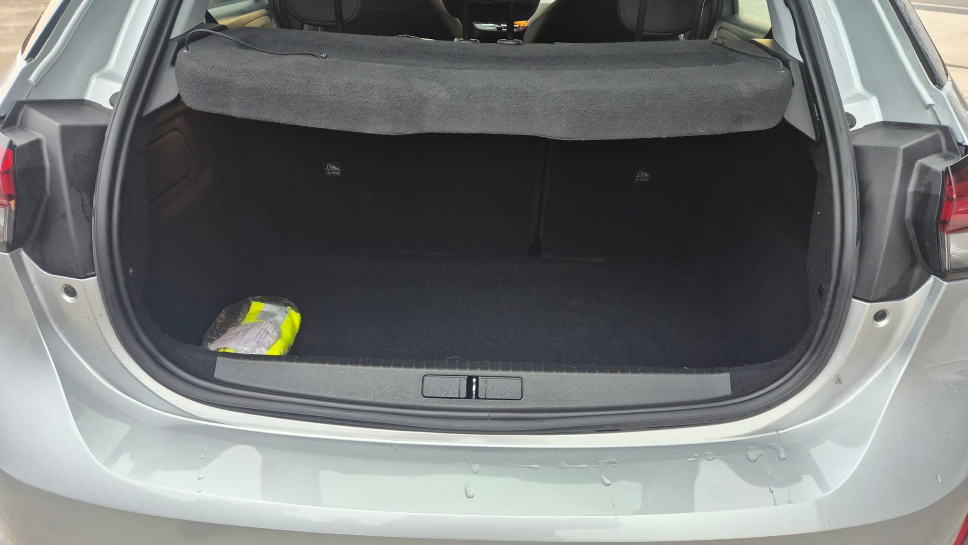 Opel Corsa 1.2 Edition — foto 12 di 22