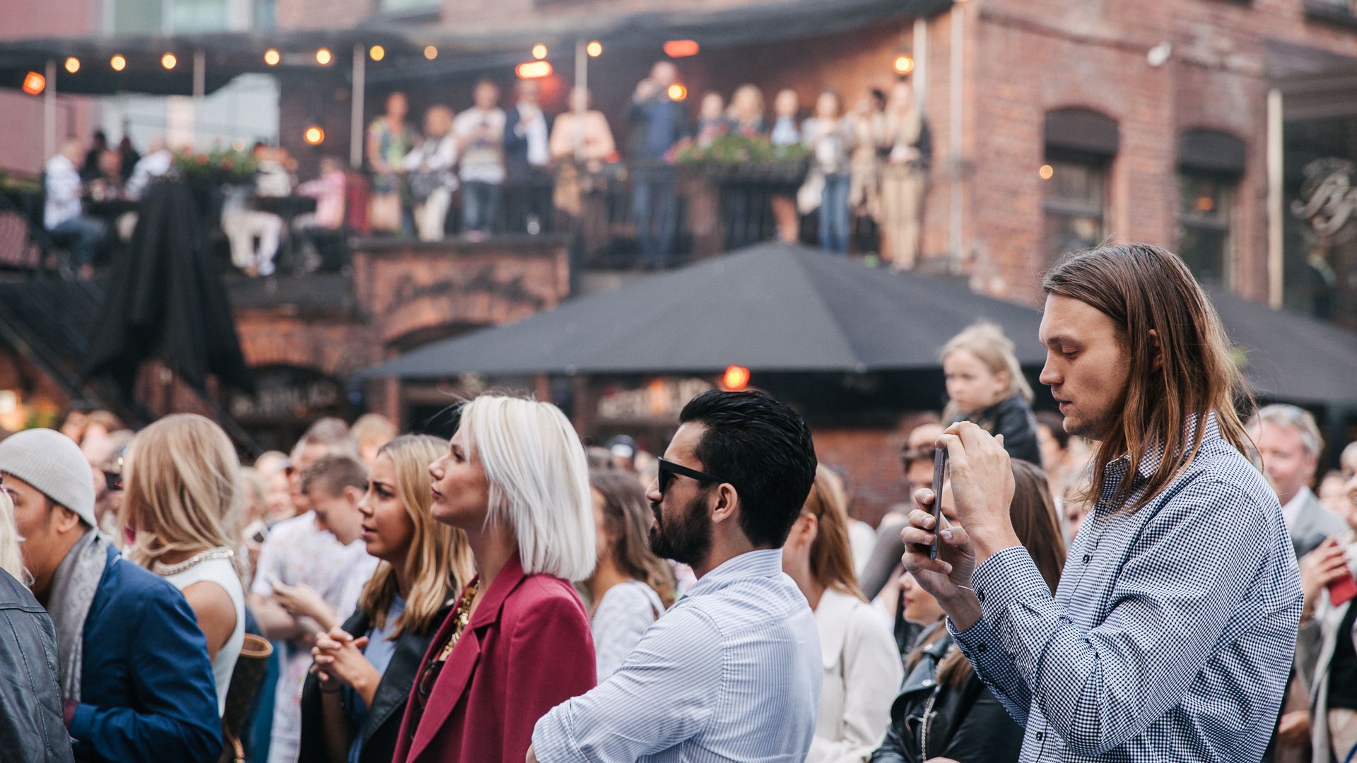 People gathered in Aker Brygge