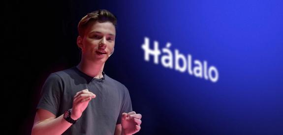 Mateo Salvatto during Háblalo presentation