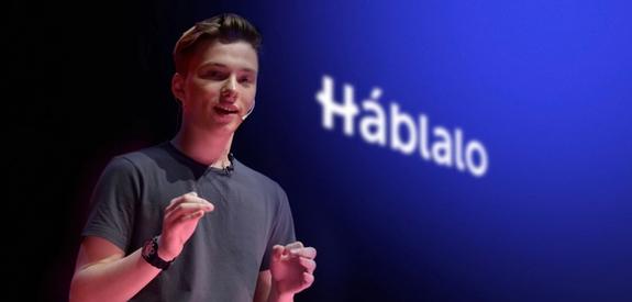 Mateo Salvatto during Háblalo presentation