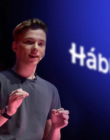 Mateo Salvatto during Háblalo presentation