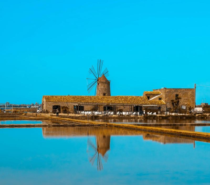 Moulin à vent et marais salants du Stagnone, Sicile
