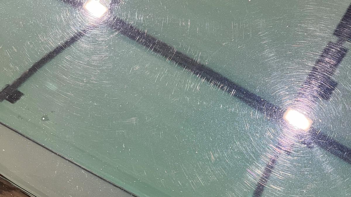 LR Discovery’s Paint Before Machine Polishing 