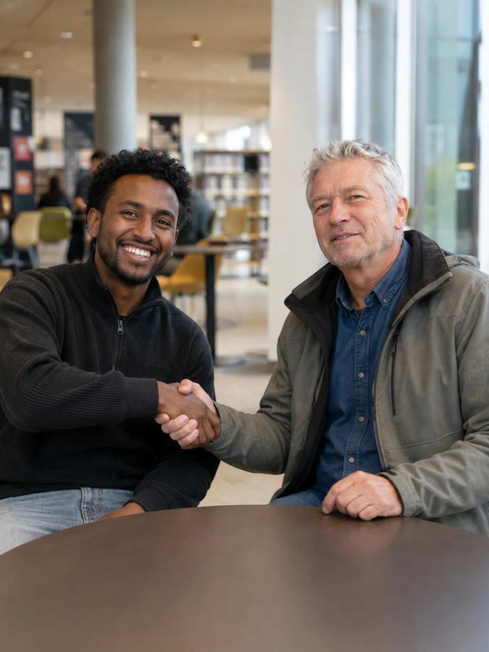 Go Social-kandidaat aan het werk als administratief medewerker