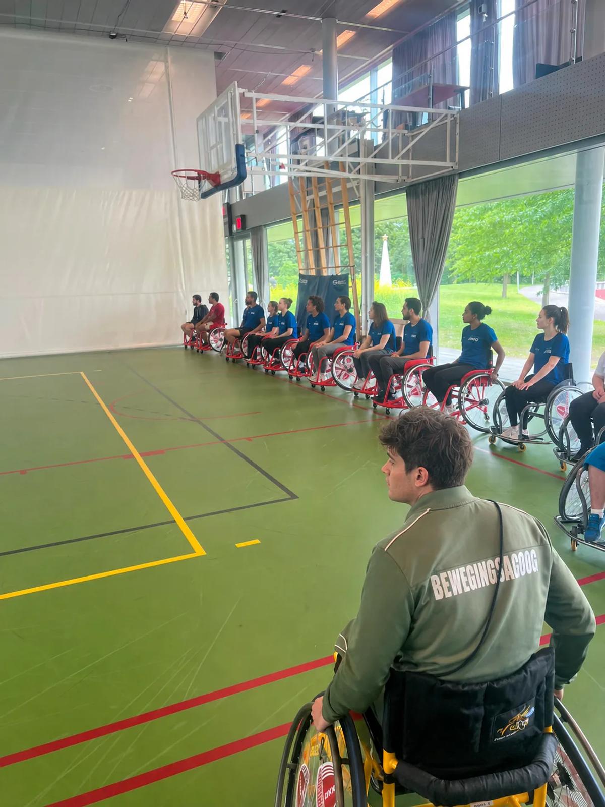 KPMG sport aangepaste sporten samen met mensen met een beperking