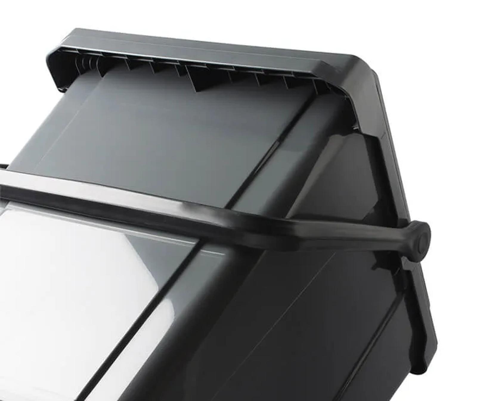 The comb type front receiver for the 40 and 50 litre versions allows for the mechanized emptying of the container on small-sized trucks.