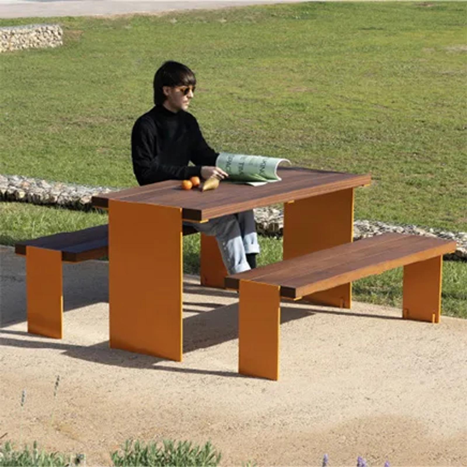 Mook Table