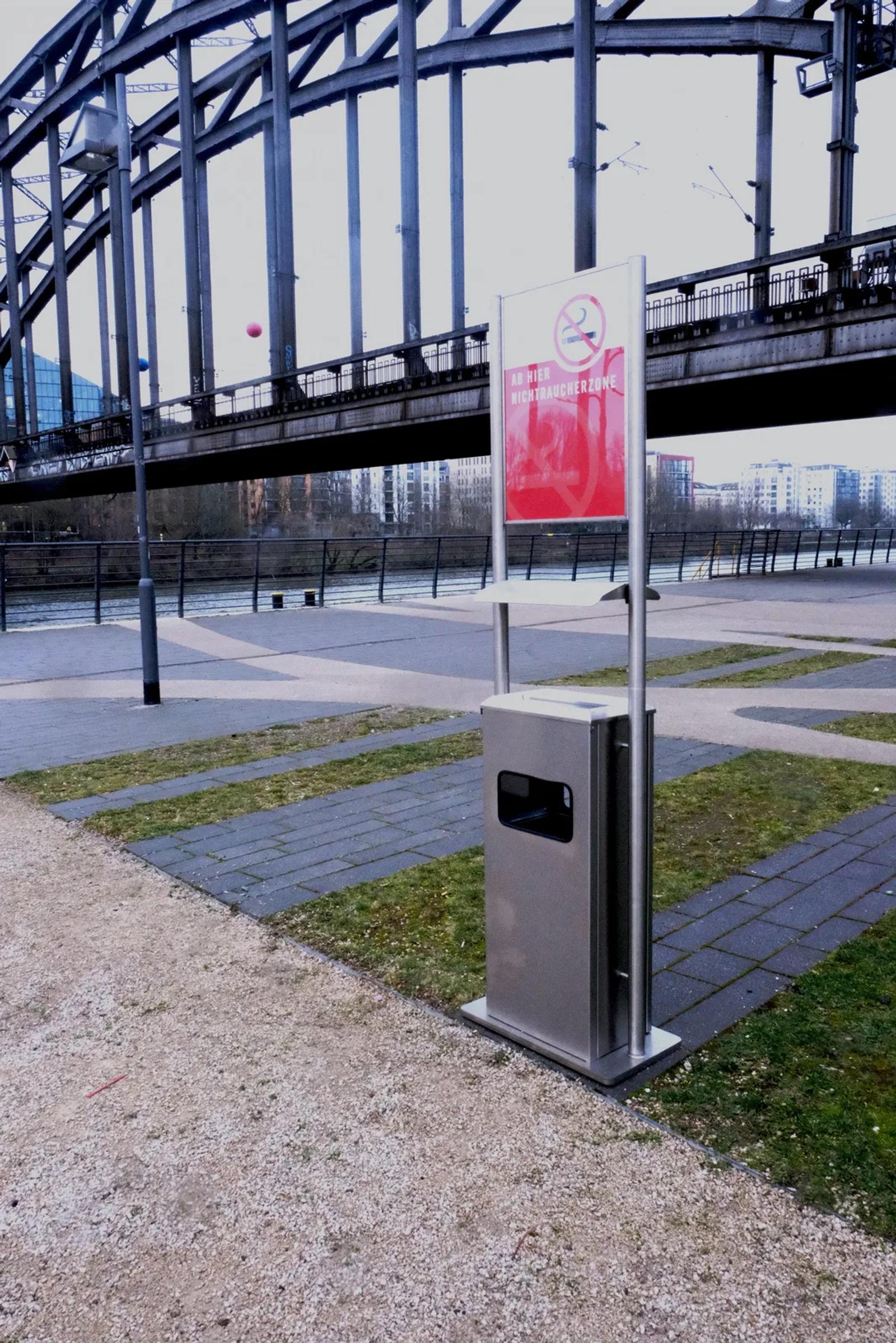 outdoor floor-standing ashtray / litter bin, made of stainless steel