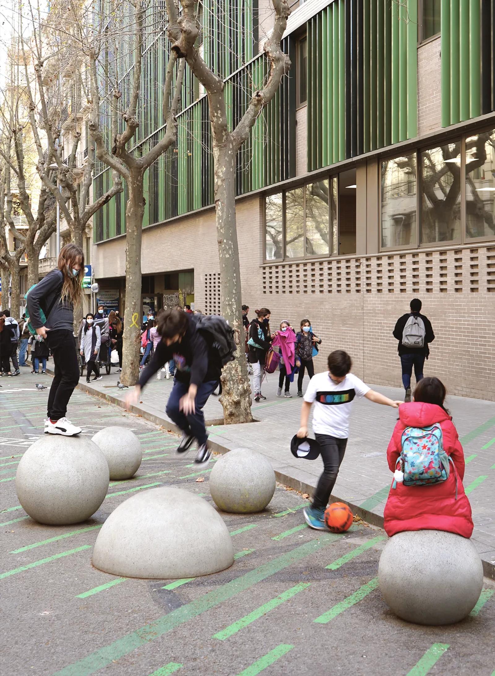 ESCOLA SAGRADA FAMILIA, BARCELONA, CATALUNYA, ES